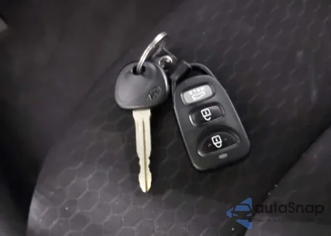 2020 Hyundai Elantra Sel z USA, uszkodzony, nr VIN 5NPD84LF5LH627804